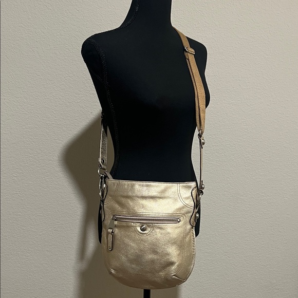 B. Makowsky Metallic Gold Leather Crossbody Bag - Picture 1 of 7